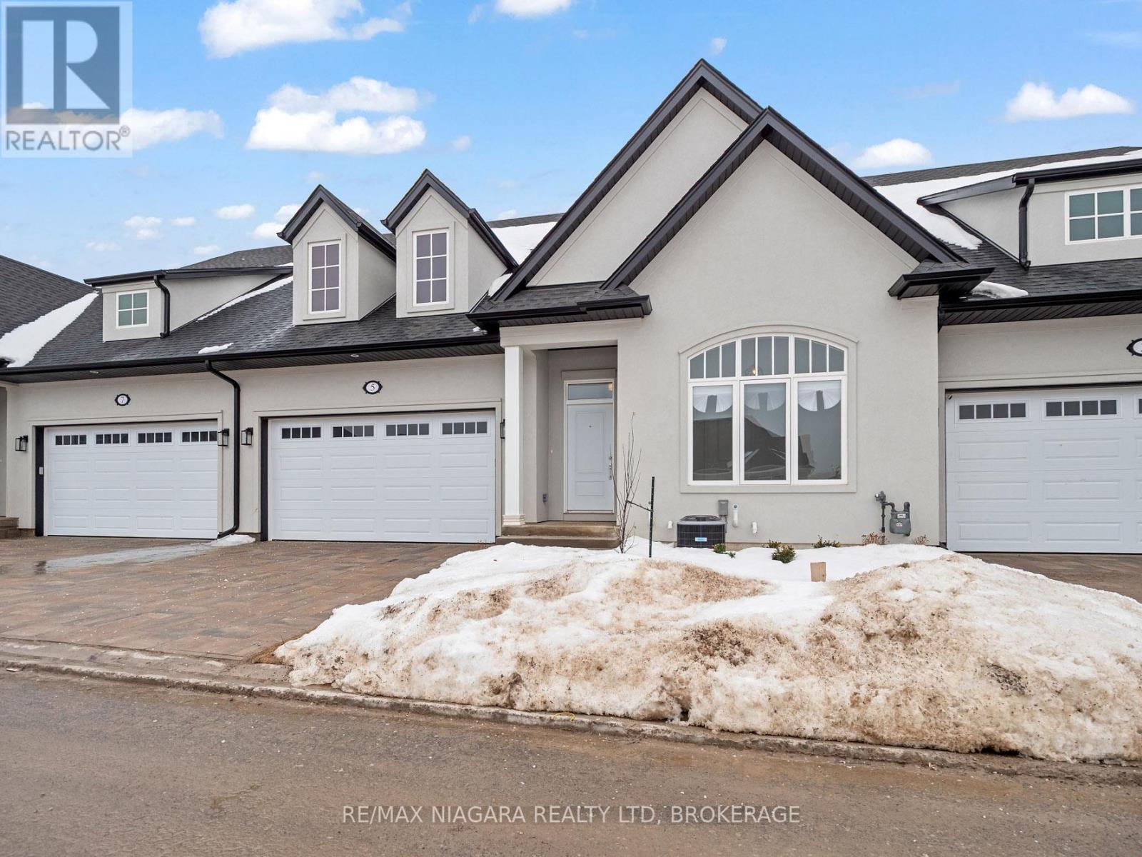 Townhouse at 2 - 5 BUTTERNUT CRESCENT, Fort Erie (Ridgeway)