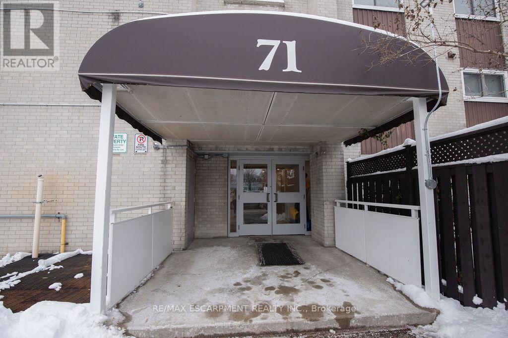 Apartment at 110 - 71 VANIER DRIVE, Kitchener