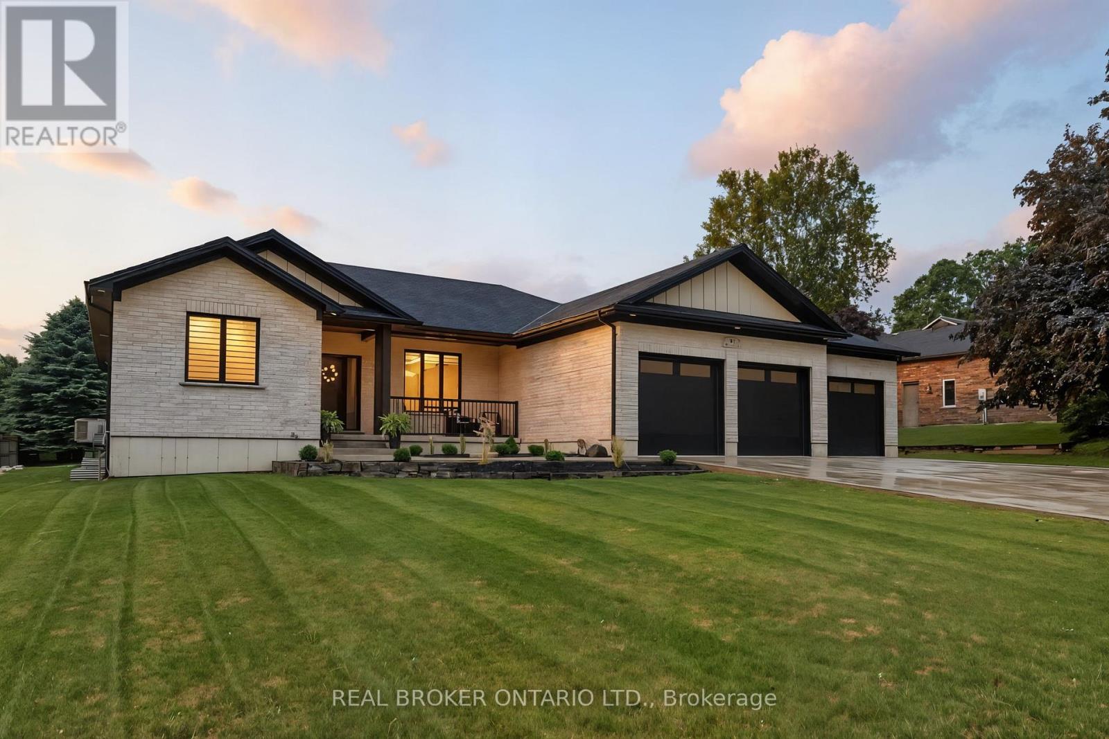 Detached at 30 TANAGER DRIVE, Tillsonburg