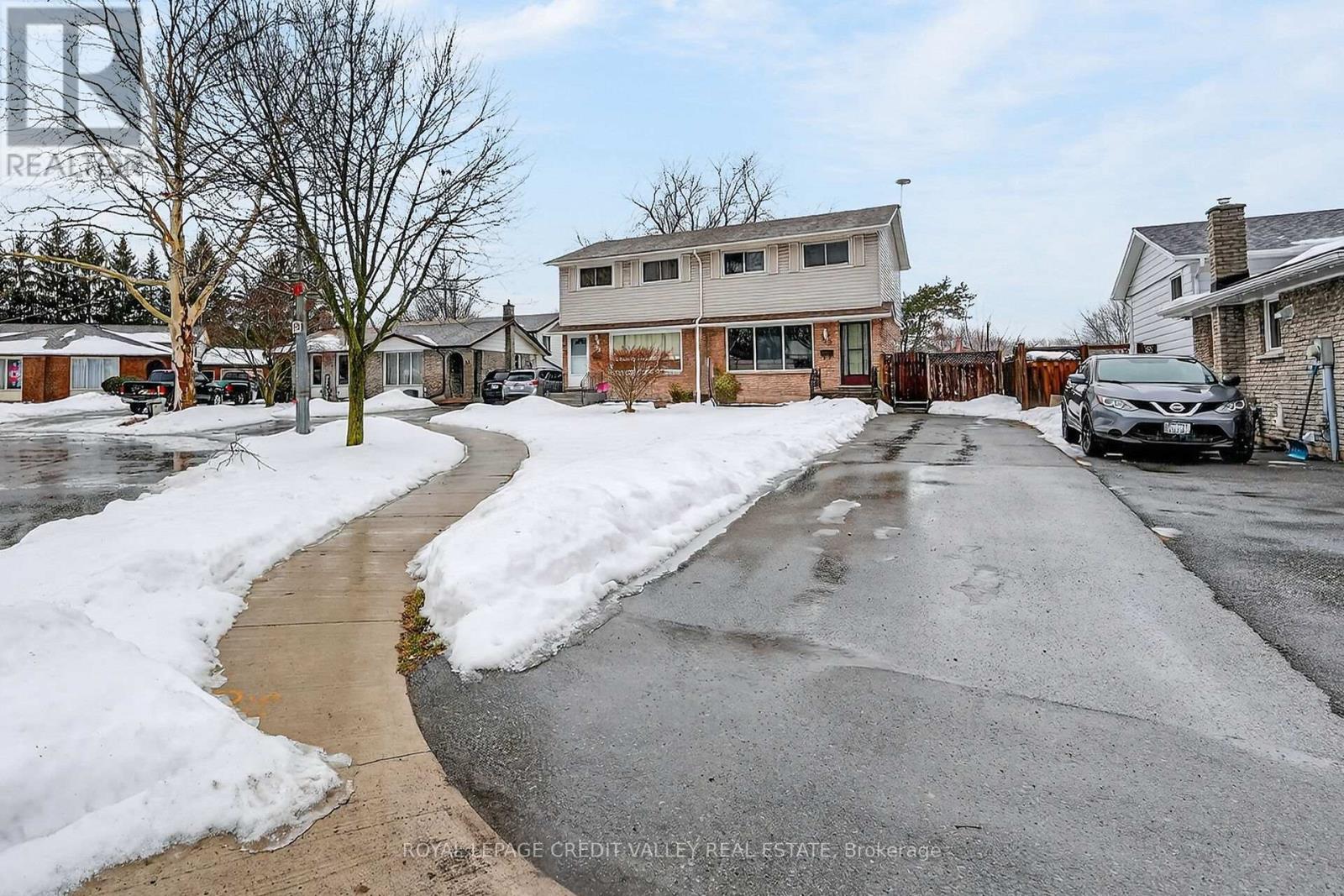 Semi-Detached/Link at 20 NOTTINGHAM COURT, Welland (N. Welland)