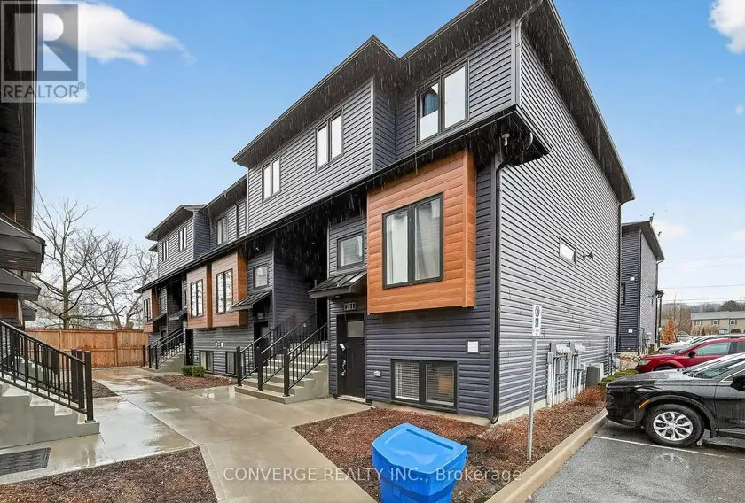 Townhouse at 222 - 781 CLARE AVENUE, Welland