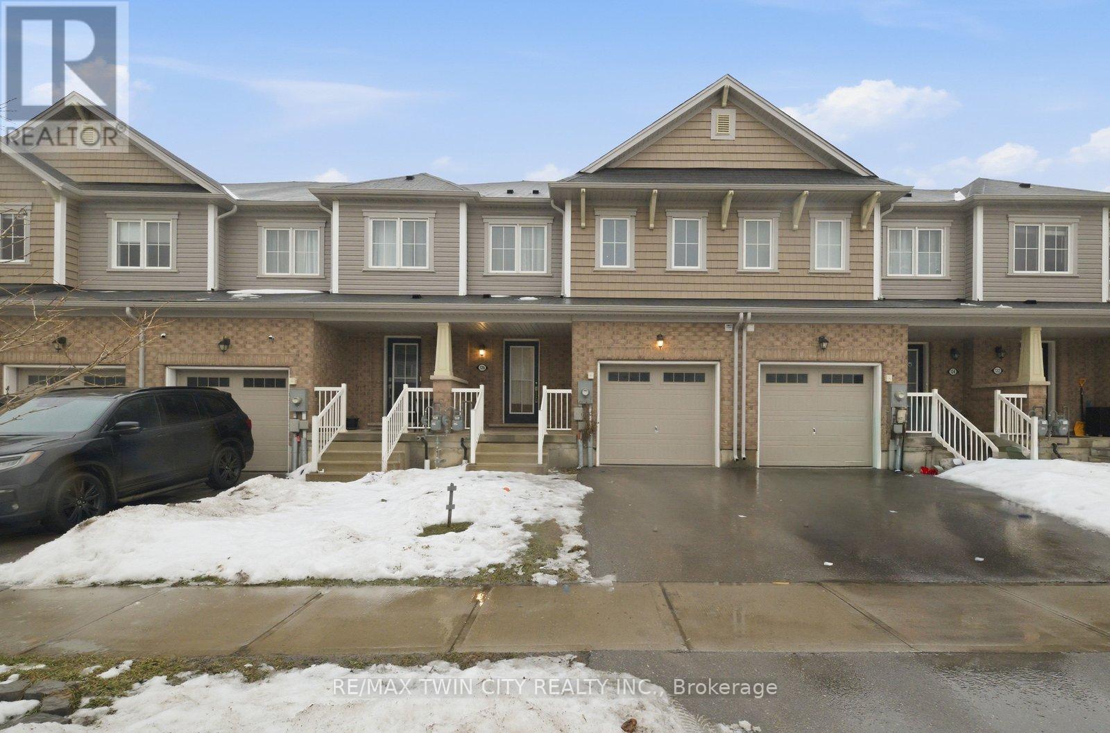 Townhouse at 126 MUNRO CIRCLE, Brantford