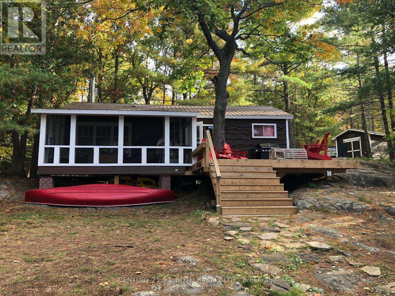 Detached at 24 SEVERN RIVER, Muskoka Lakes (Wood (Muskoka Lakes))