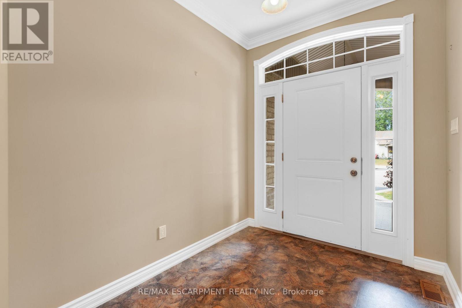 Detached at 28 MAPLEWOOD COURT, Haldimand