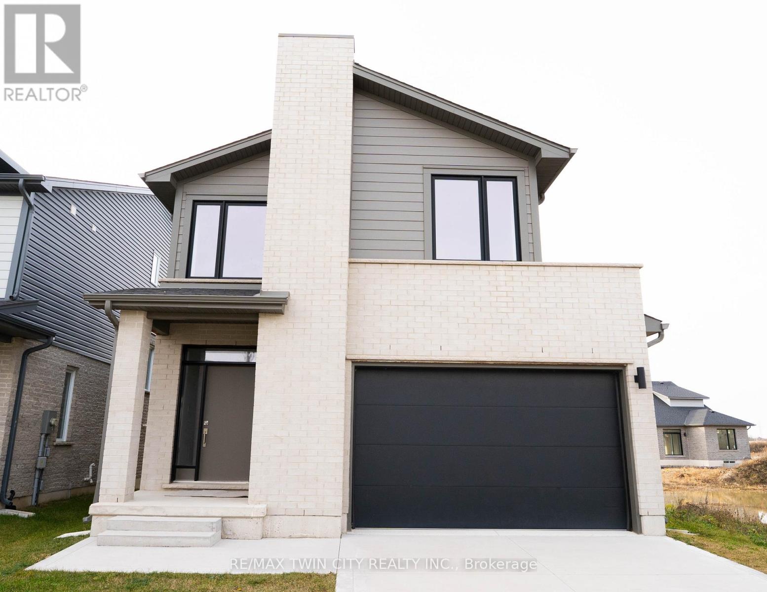 Detached at 2250 SOUTHPORT CRESCENT, London South (South U)