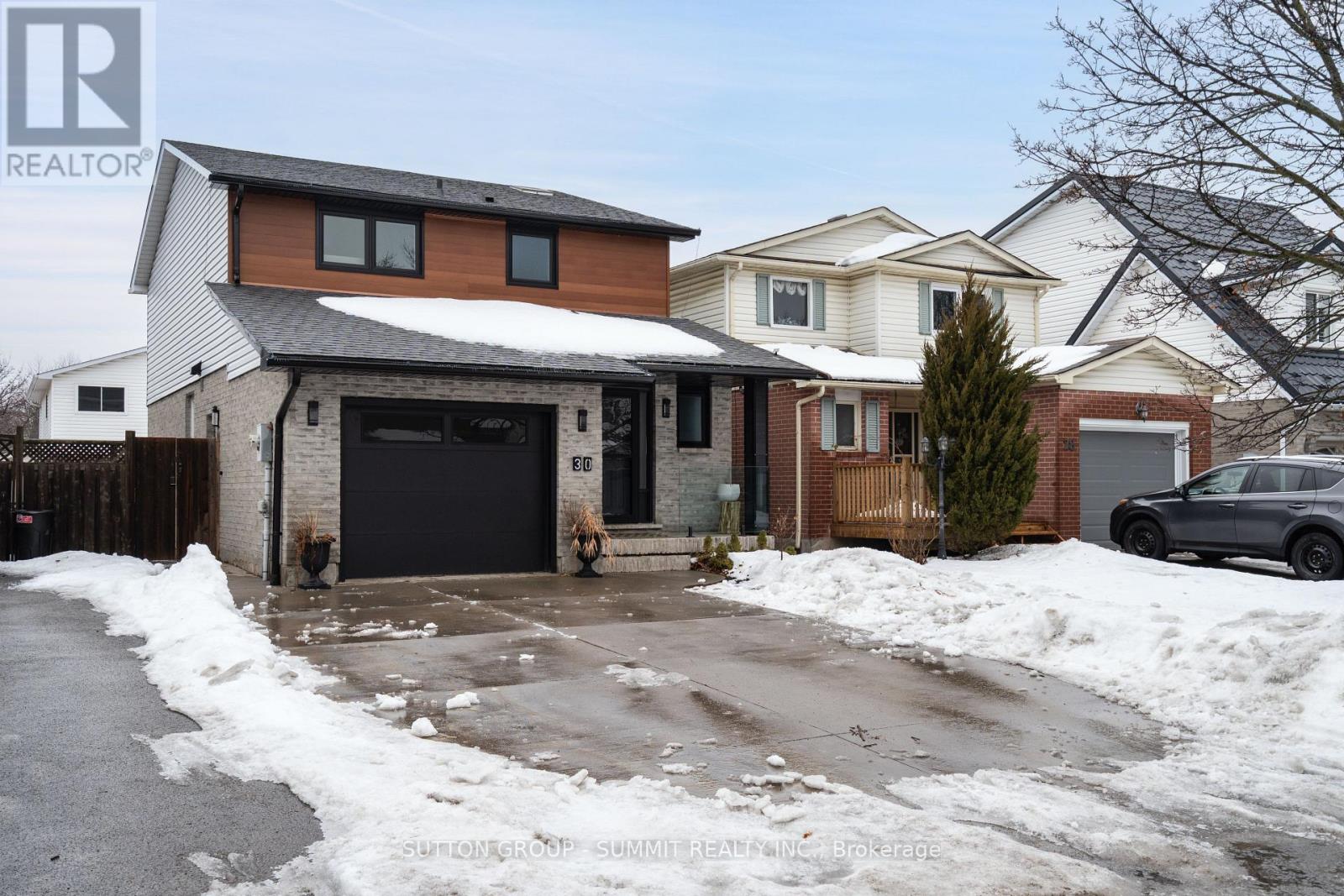 Detached at 30 BUCHANAN CRESCENT, Thorold (Confederation Heights)