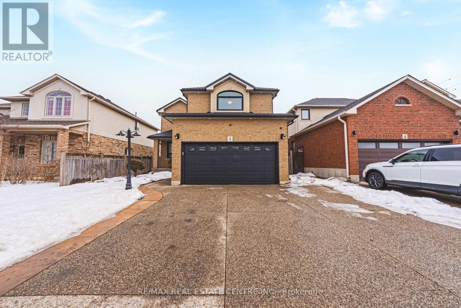 Detached at 6 SECOND ROAD W, Hamilton (Stoney Creek Mountain)