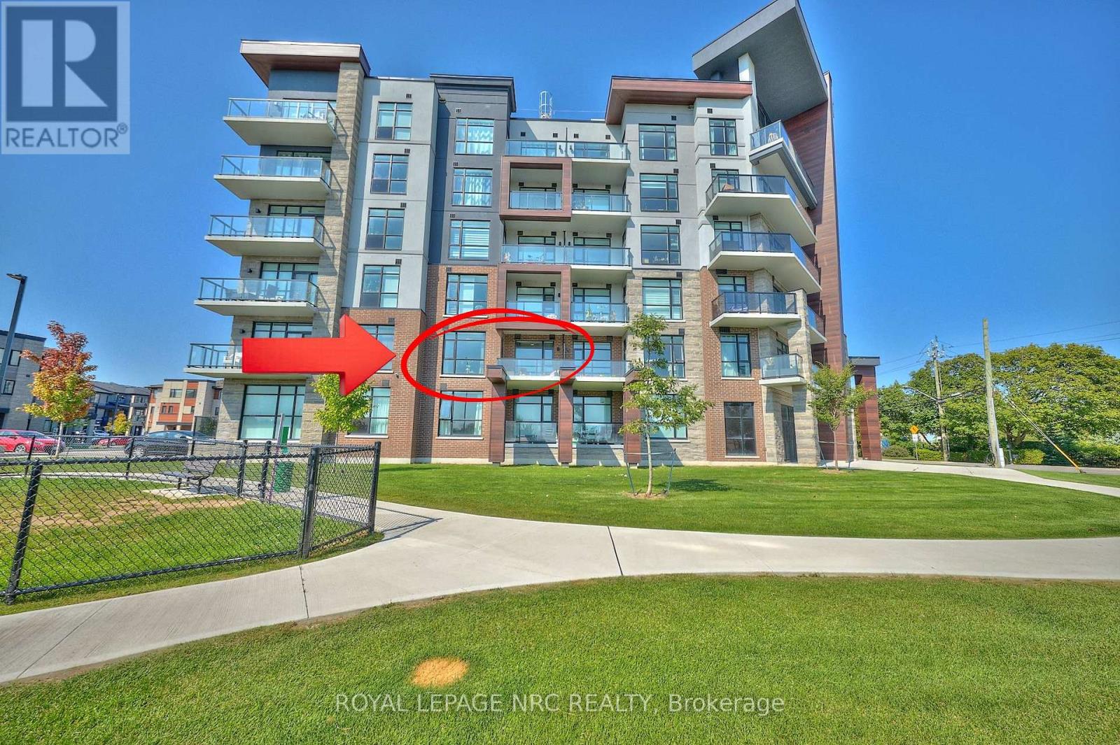 Apartment at 221 - 600 NORTH SERVICE ROAD, Hamilton (Lakeshore)