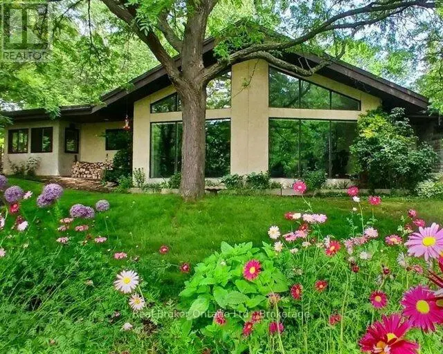 Detached at 295 BRANT ROAD, Brant