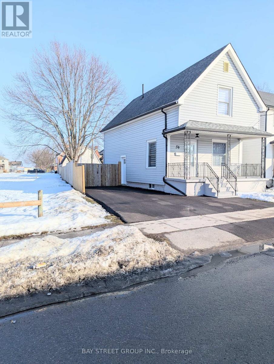Detached at 34 TASKER STREET, St. Catharines (E. Chester)
