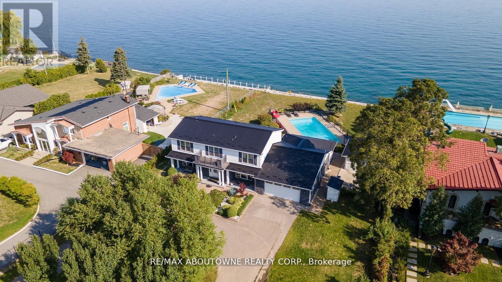 Detached at 1073 NORTH SERVICE ROAD, Hamilton (Stoney Creek)