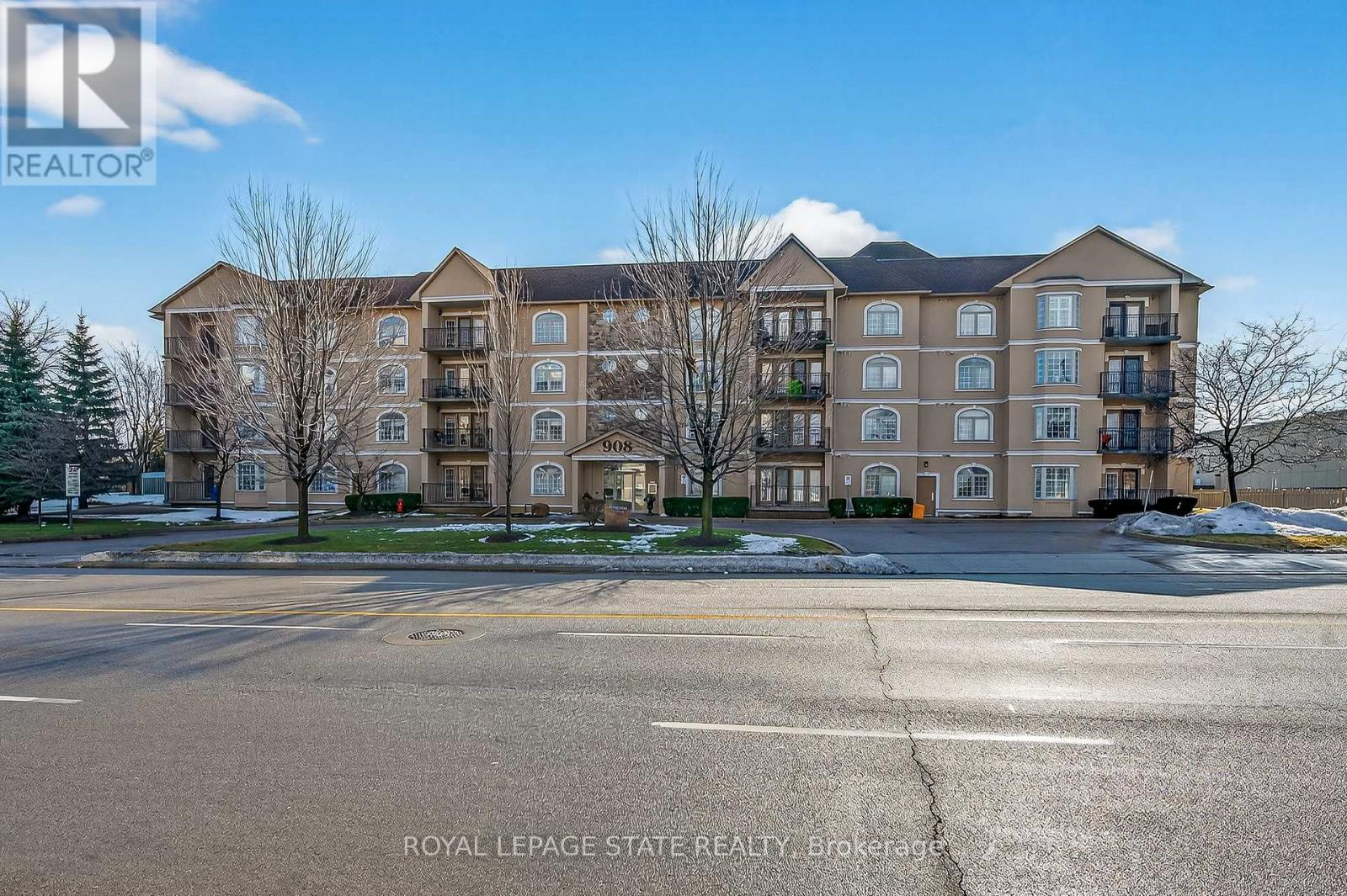 Apartment at 308 - 908 MOHAWK ROAD E, Hamilton (Lisgar)