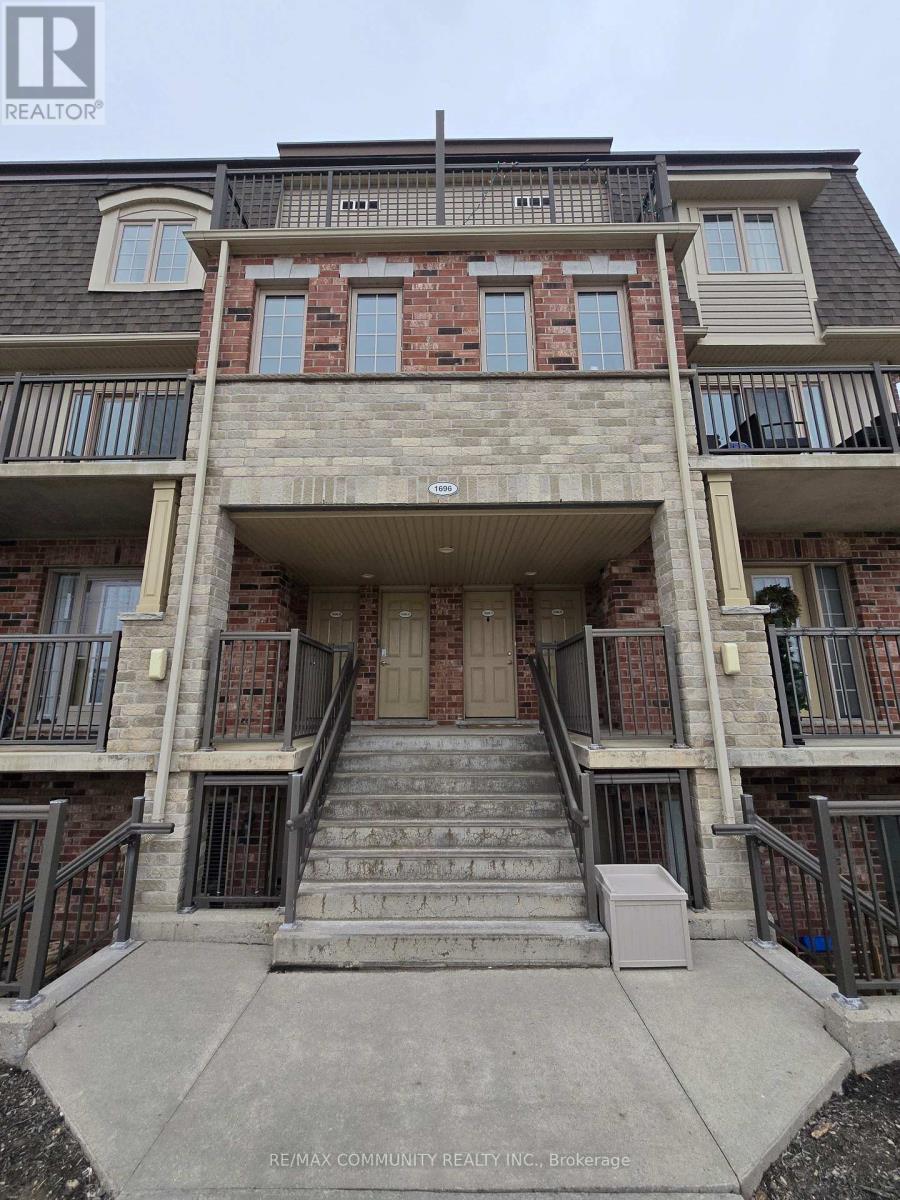 Townhouse at B - 1696 FISCHER HALLMAN ROAD, Kitchener