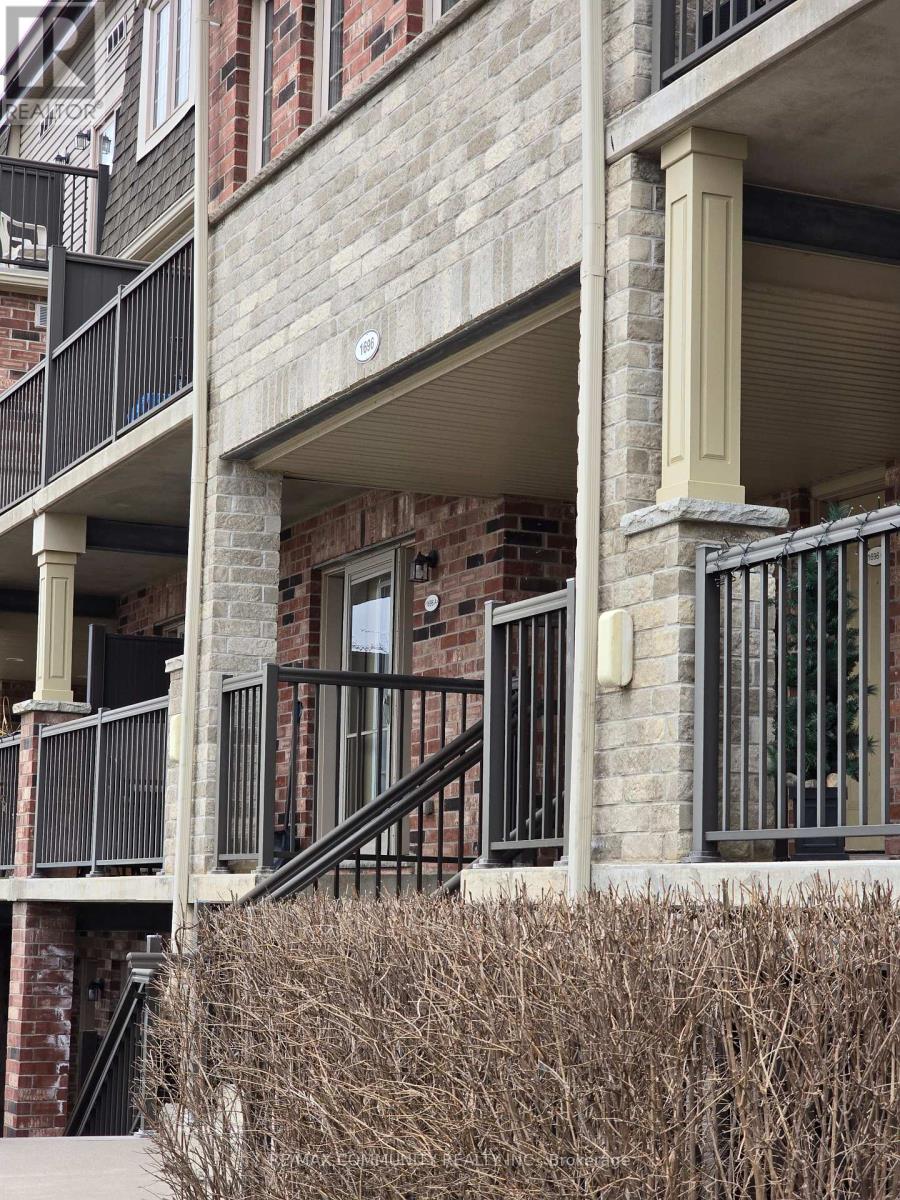 Townhouse at B - 1696 FISCHER HALLMAN ROAD, Kitchener