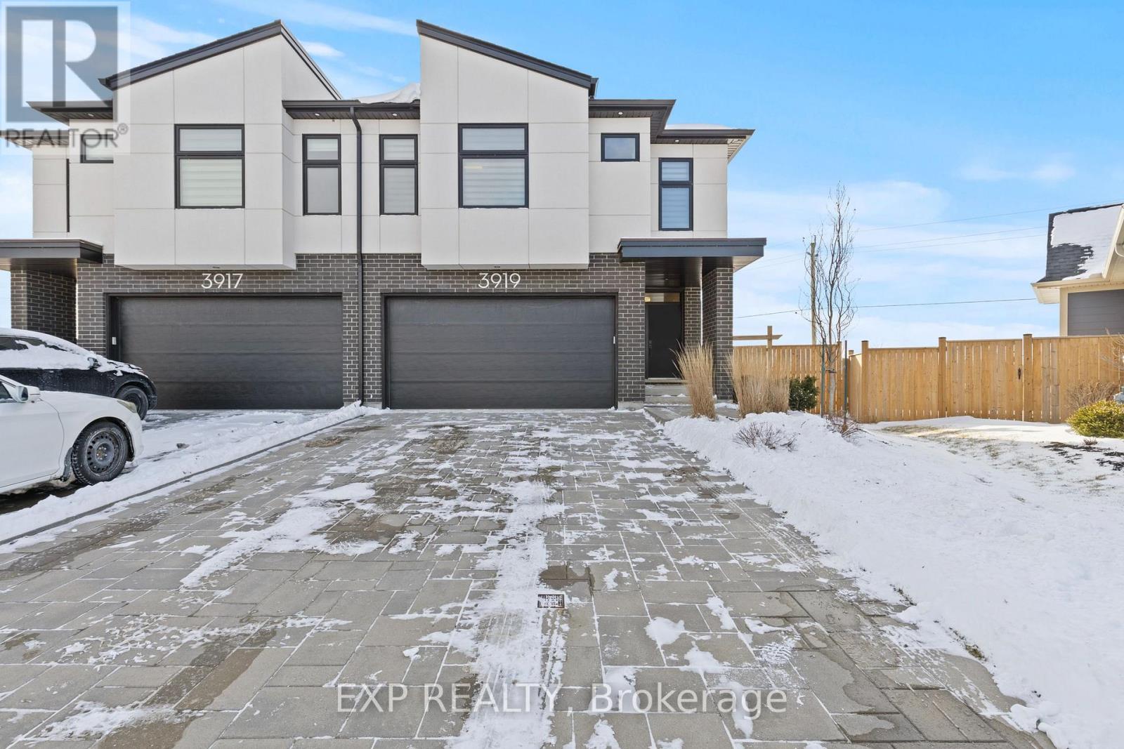 Semi-Detached/Link at 3919 MITCHELL CRESCENT, Fort Erie (Black Creek)