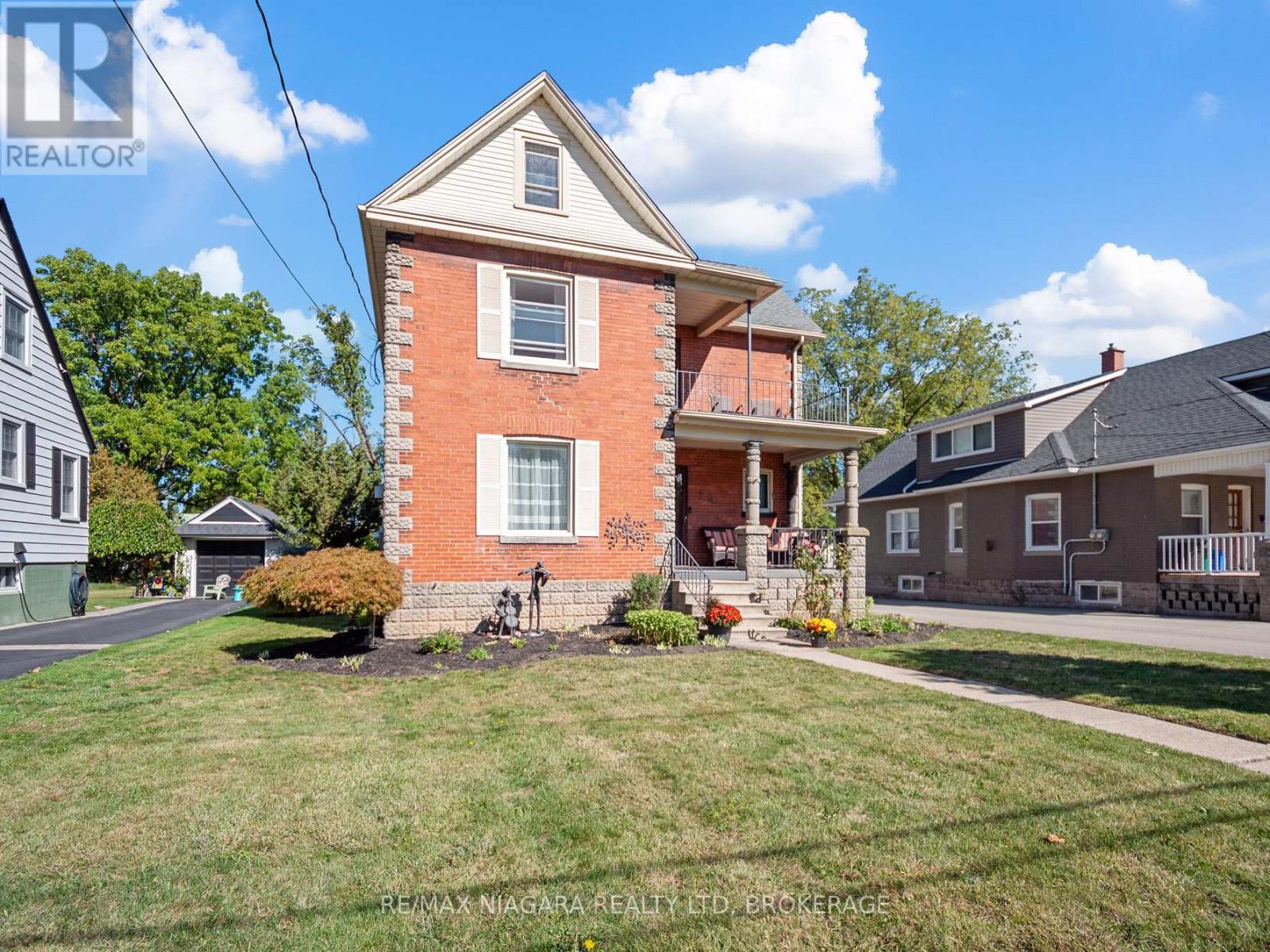 Detached at 18 EMERICK AVENUE, Fort Erie (Central)