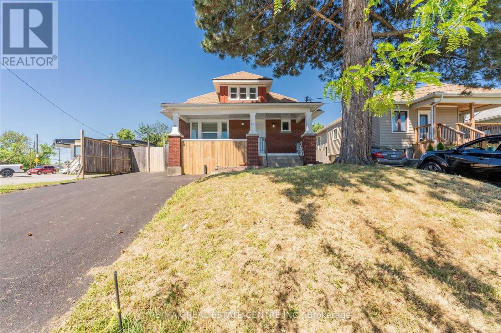 Detached at #MAIN - 35 HARTZEL ROAD, St. Catharines (Oakdale)