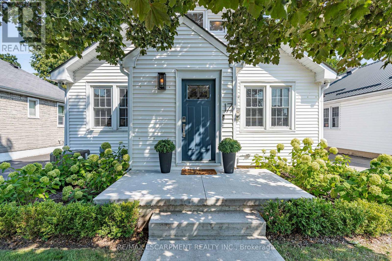 Detached at 17 DAVIS STREET W, Norfolk (Simcoe)