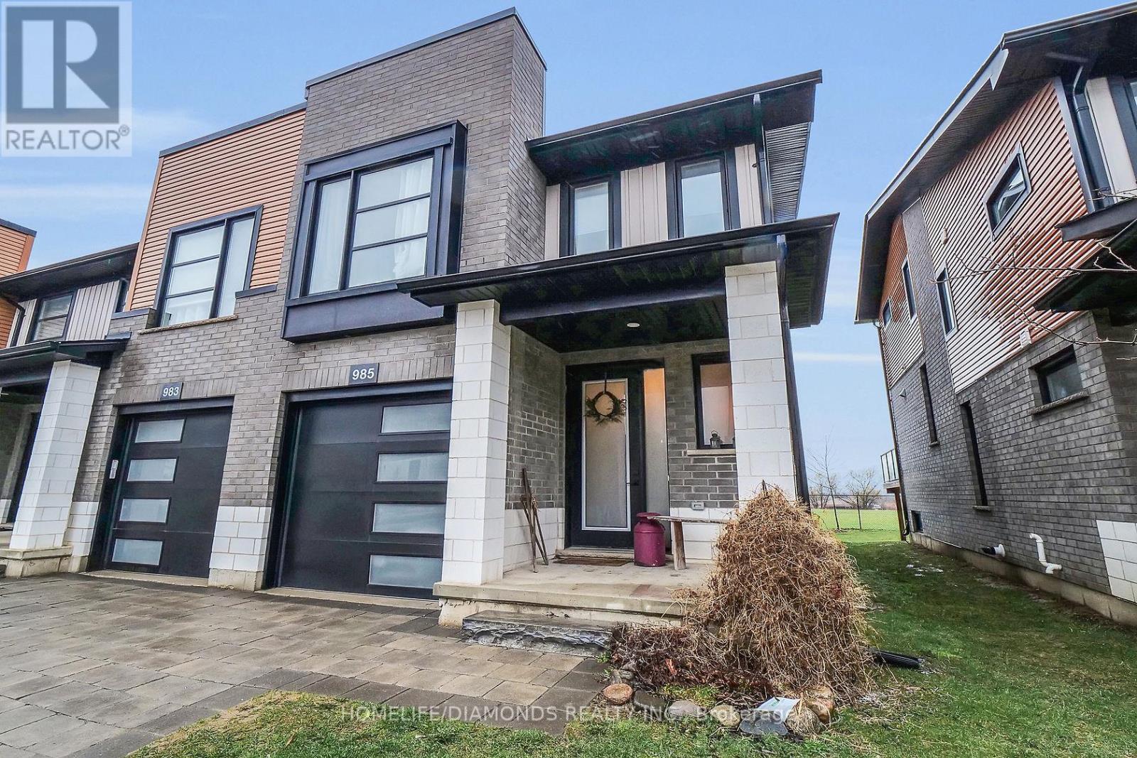 Townhouse at 985 WEST VILLAGE SQUARE, London North (North M)