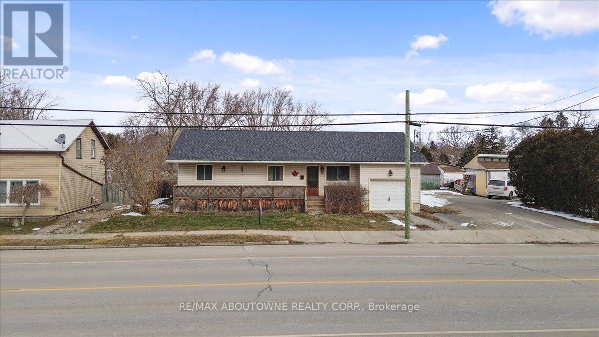 Detached at 12 MAIN STREET W, Haldimand