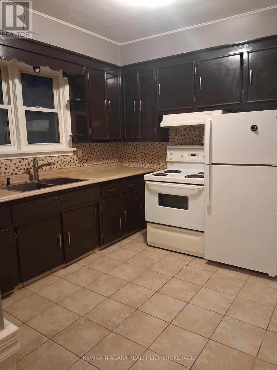 Detached at MAIN - 5004 SAINT CLAIR AVENUE, Niagara Falls (Downtown)