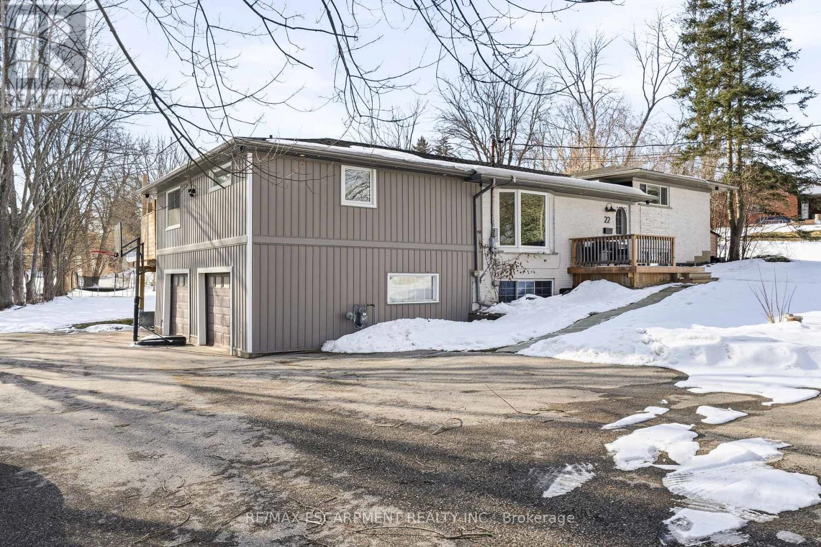 Detached at 22 ROSEBOUGH STREET, Hamilton (Greensville)