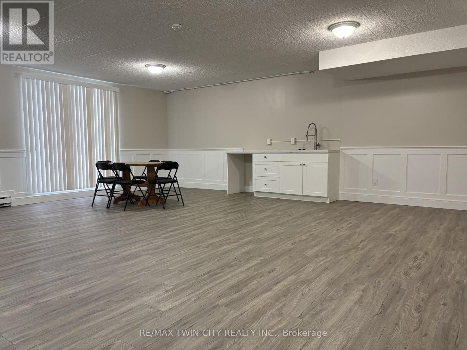Apartment at 305 - 24 MOOREGATE CRESCENT, Kitchener