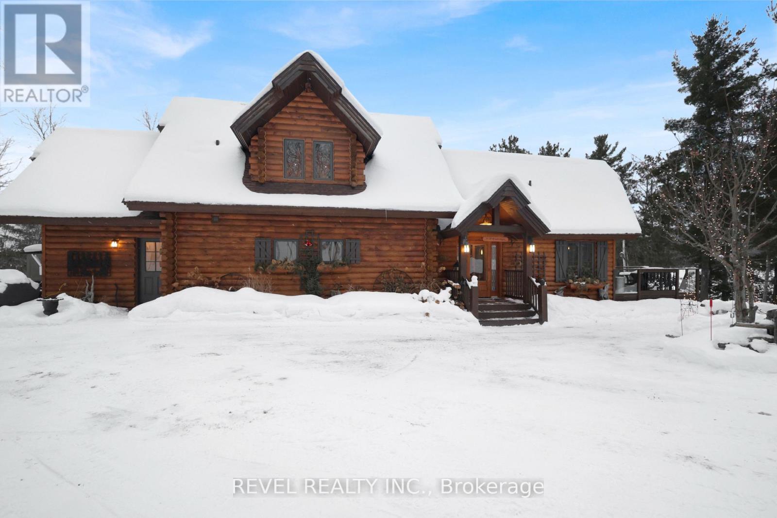 Detached at 28 BEAVER POND ROAD, Elliot Lake