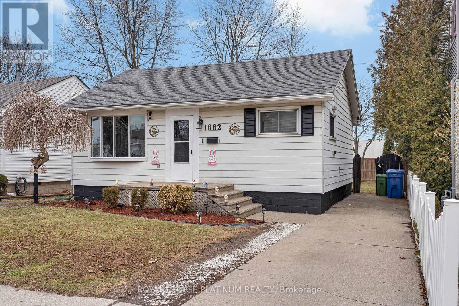 Detached at 1662 TOURANGEAU ROAD, Windsor