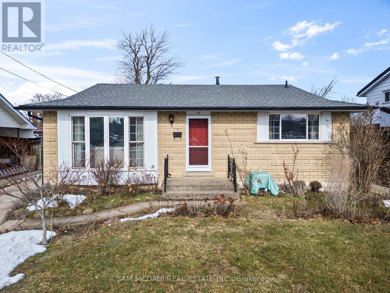 Detached at 19 SECORD DRIVE, Hamilton