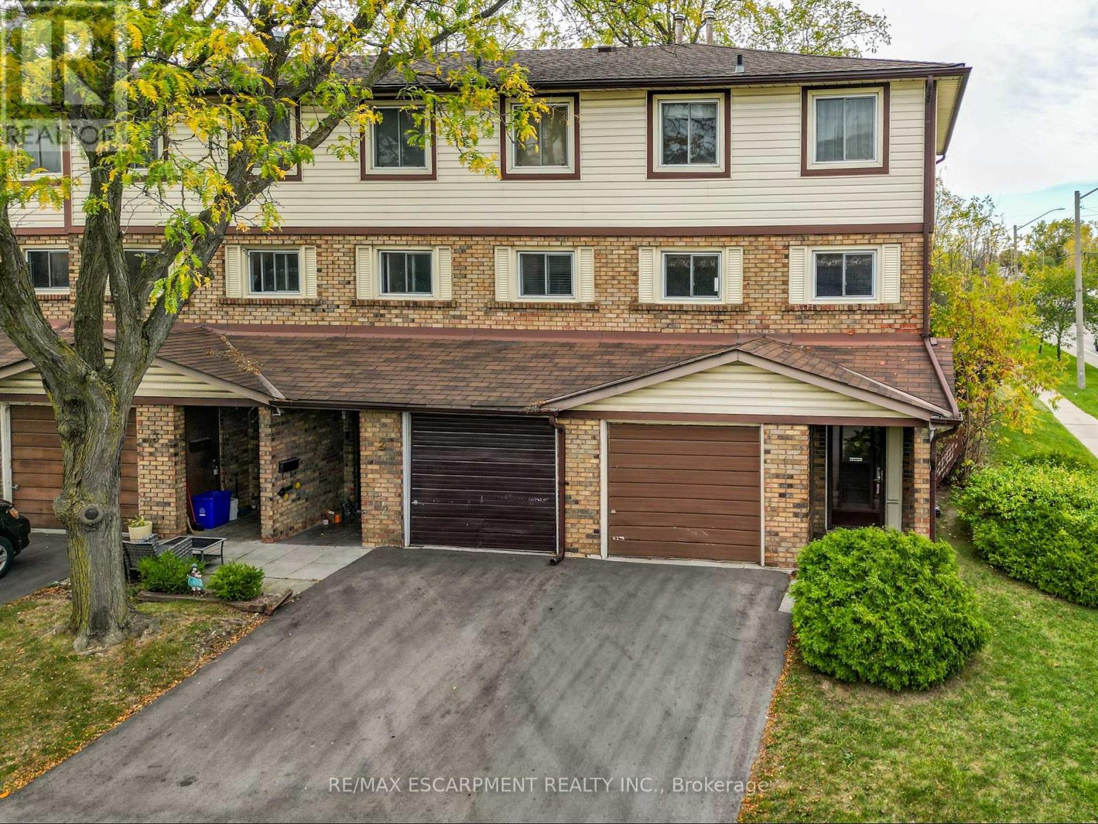 Townhouse at 1 - 34 BOW VALLEY DRIVE, Hamilton (Riverdale)