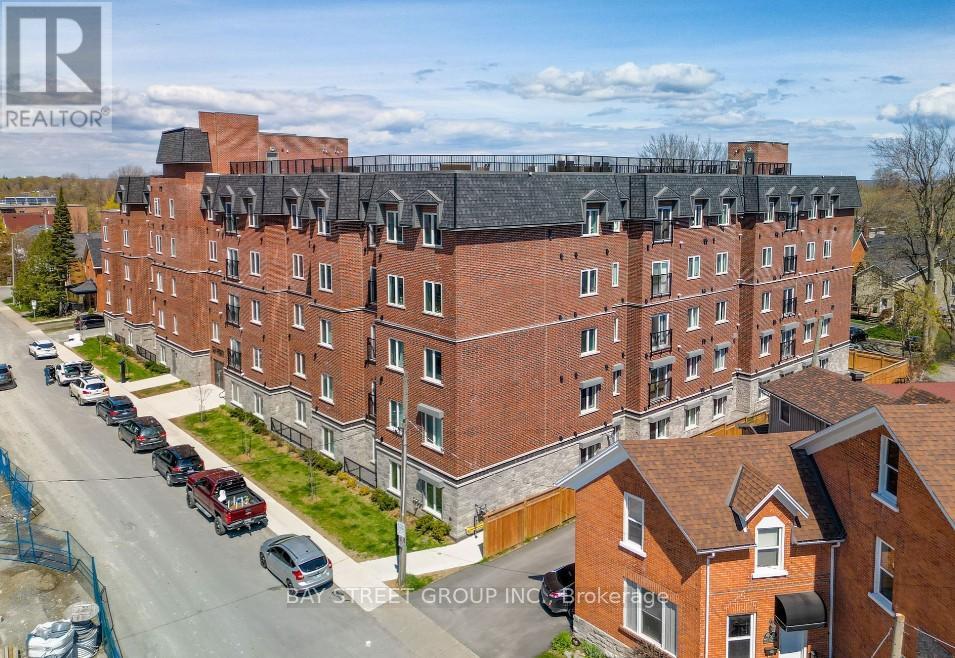 Apartment at 213 - 501 FRONTENAC STREET, Kingston (East of Sir John A. Blvd)