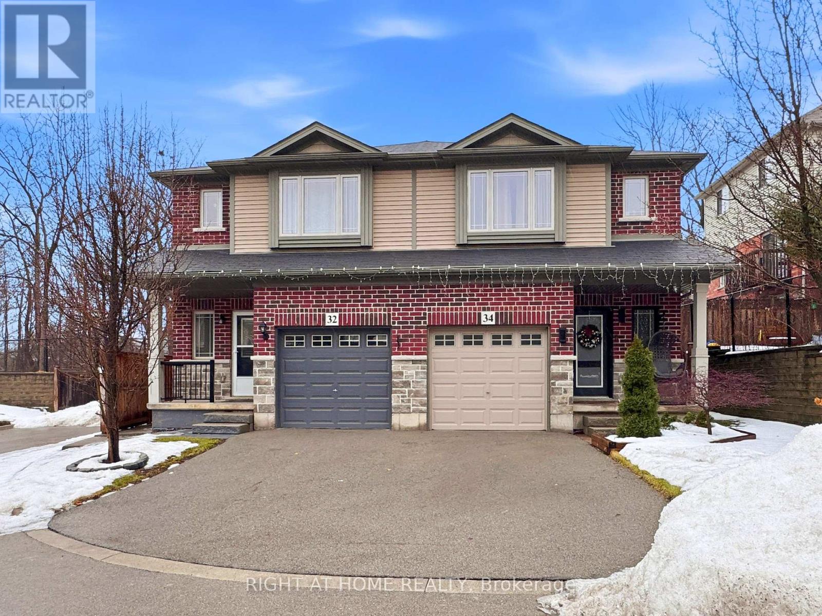 Semi-Detached/Link at 32 ROLLING LANE, Hamilton (Vincent)