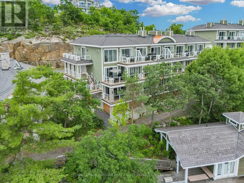 Apartment at BTV-W 101 - 1869 MUSKOKA 118 ROAD W, Muskoka Lakes