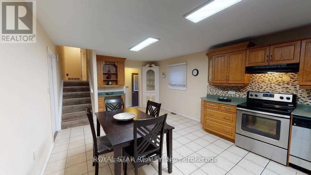 Detached at 443 CASTLE GROVE COURT, London North (North K)