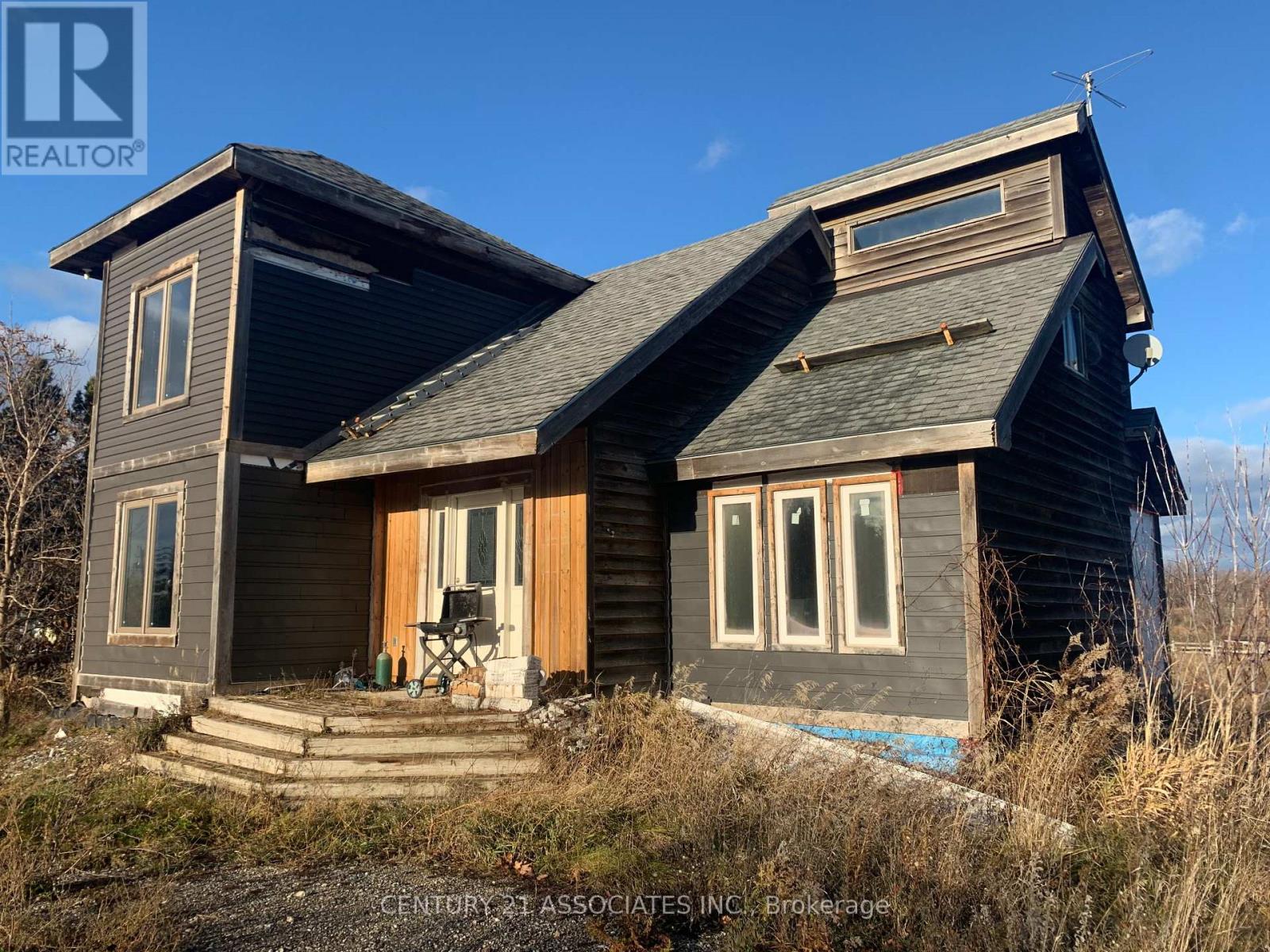 Detached at 5211 WELLINGTON RD 24 ROAD, Erin
