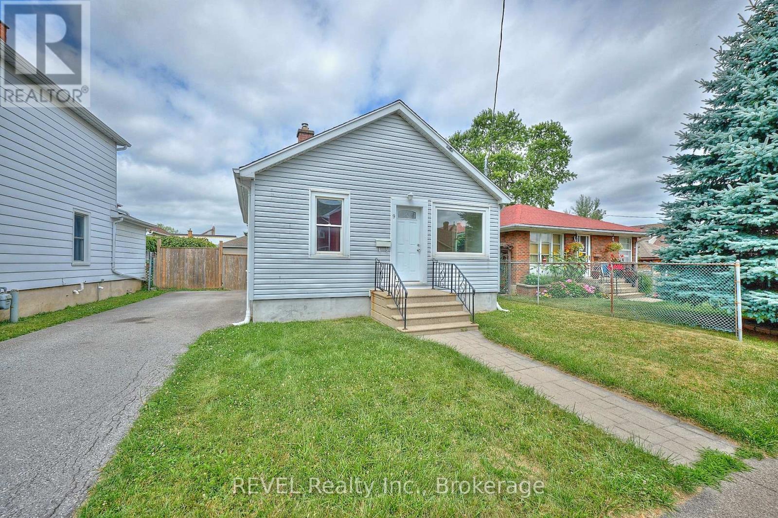 Detached at 9 COLBORNE STREET, Thorold (Thorold Downtown)