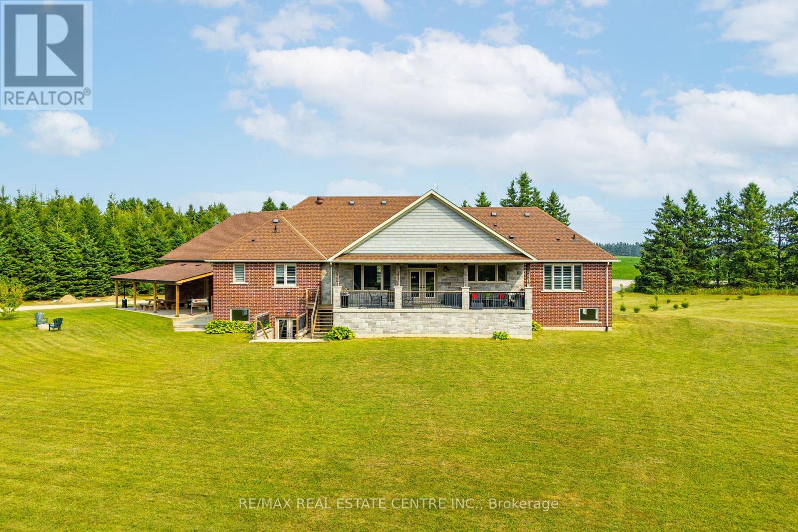 Detached at 023181 ERIN EAST GARAFRAXA TOWNLINE, East Garafraxa
