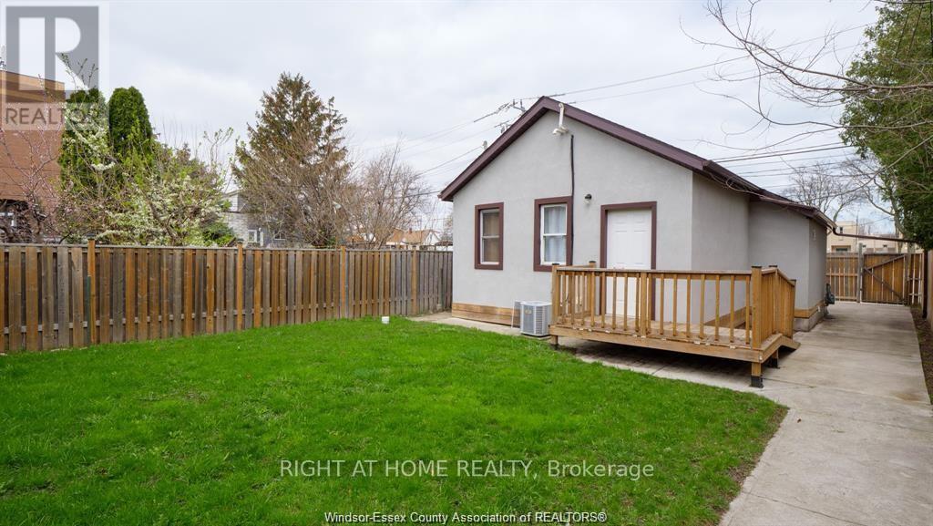 Detached at 762 AYLMER AVENUE E, Windsor