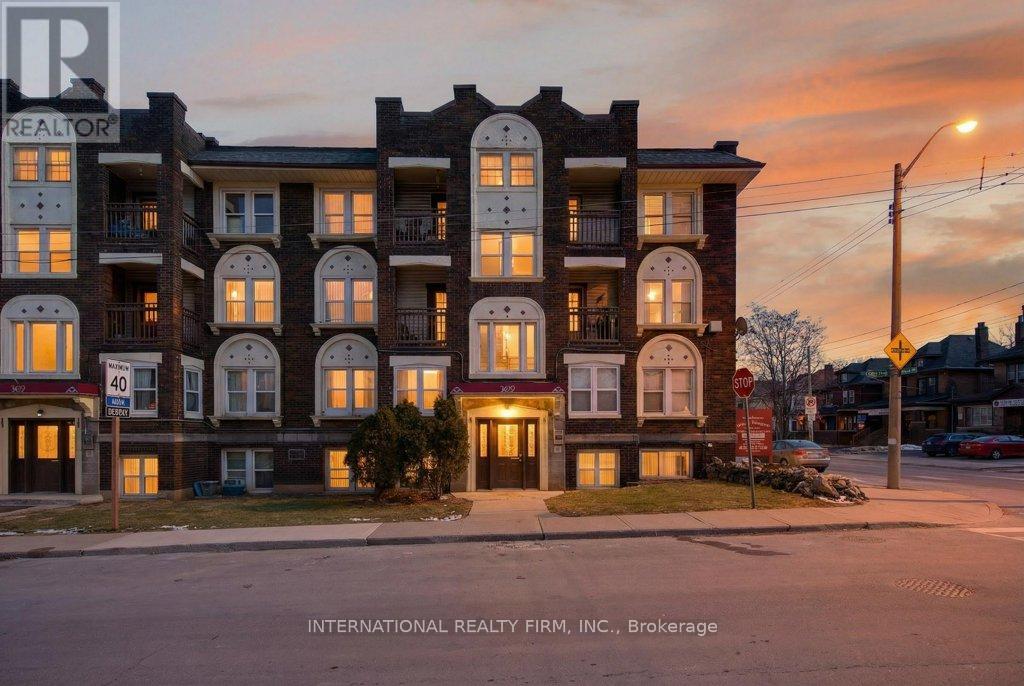 Multiplex at 2 - 109 BALSAM AVENUE S, Hamilton (Stipley)