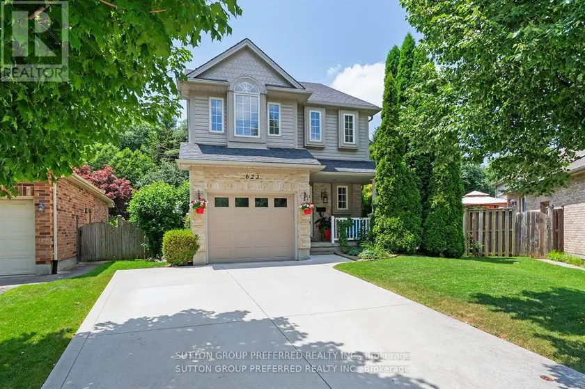 Detached at 623 THORNWOOD COURT, London