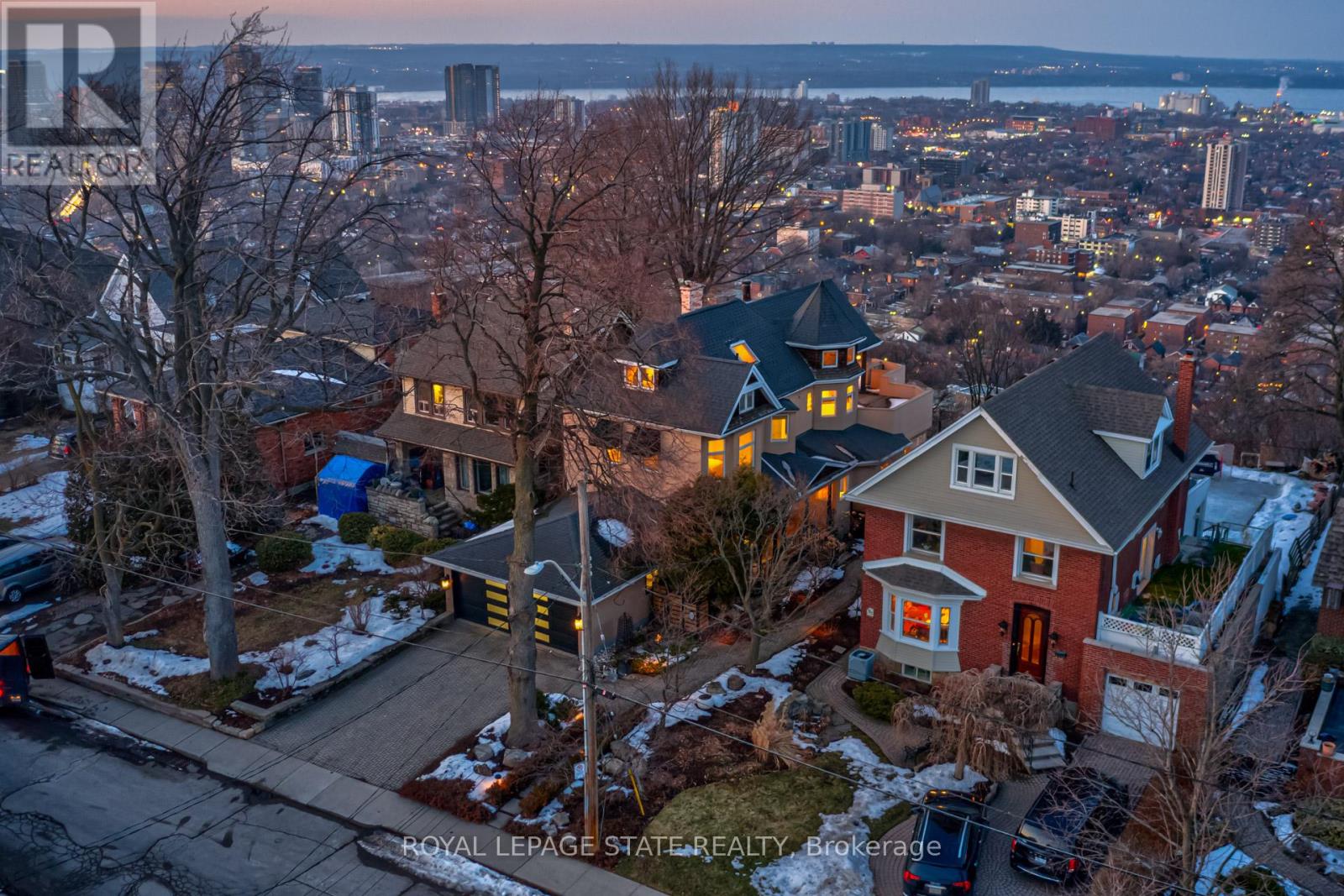 Detached at 91 MOUNTAIN PARK AVENUE, Hamilton
