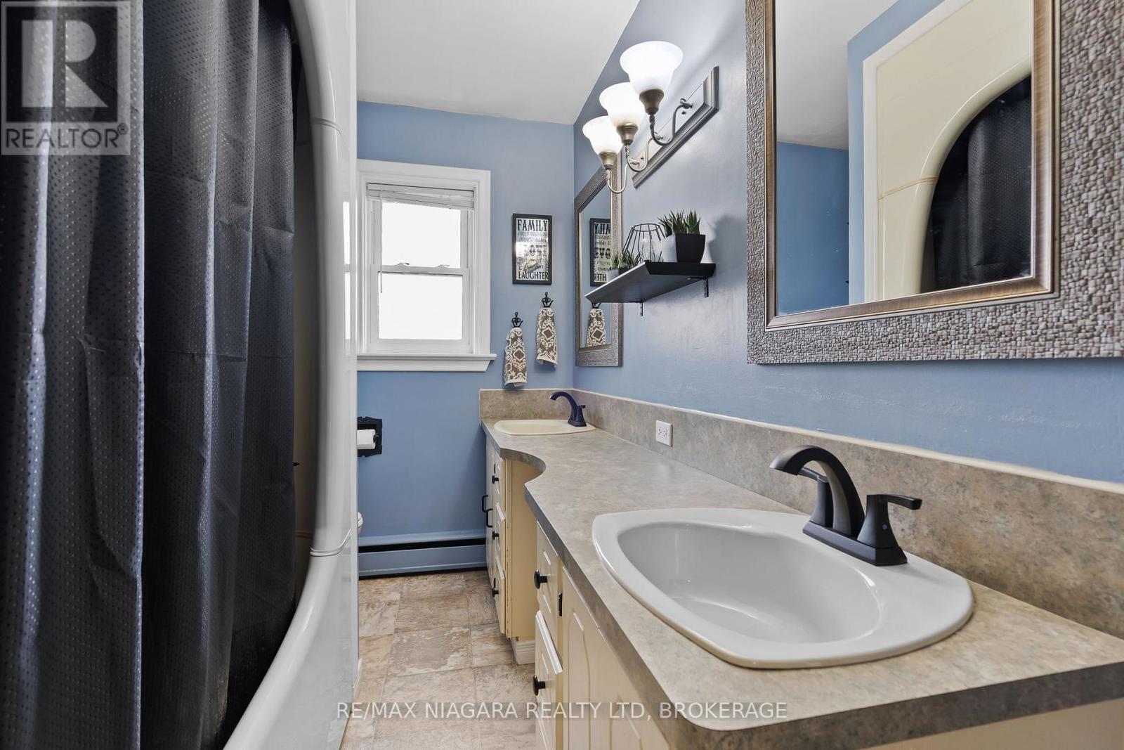Detached at 506 MAIN STREET W, Port Colborne