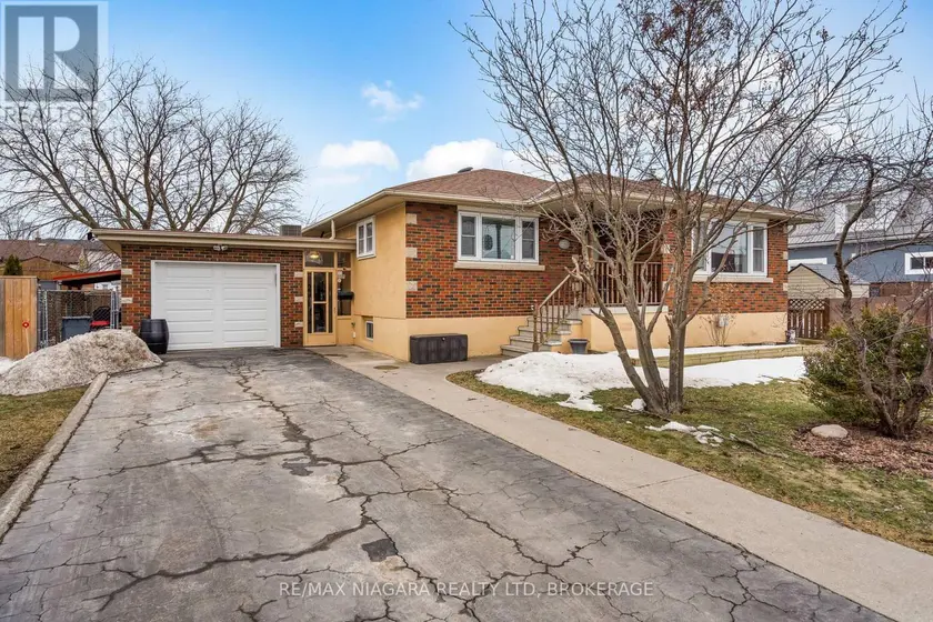 Detached at 506 MAIN STREET W, Port Colborne
