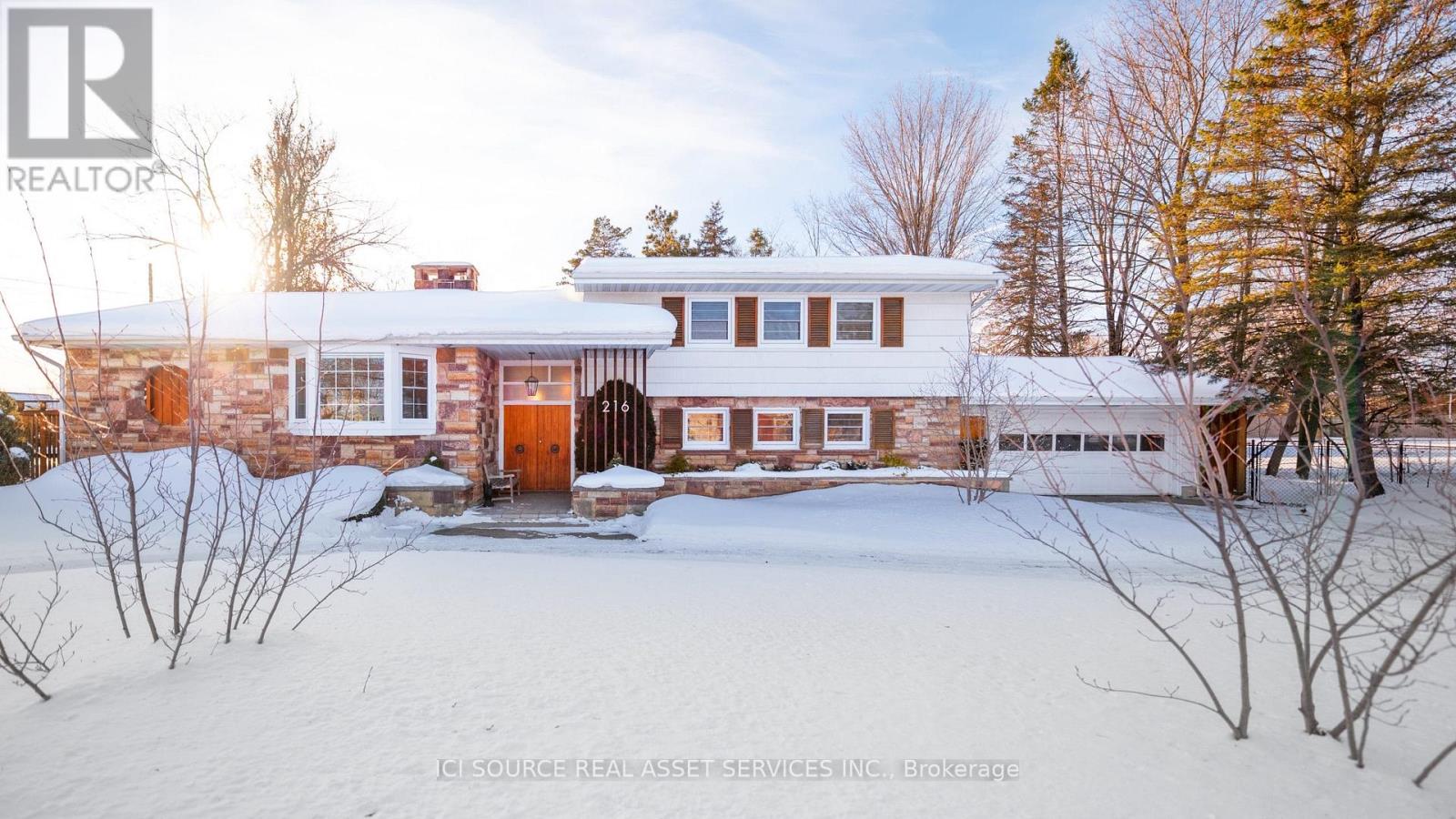 Detached at 216 BROCKVILLE STREET, Smiths Falls