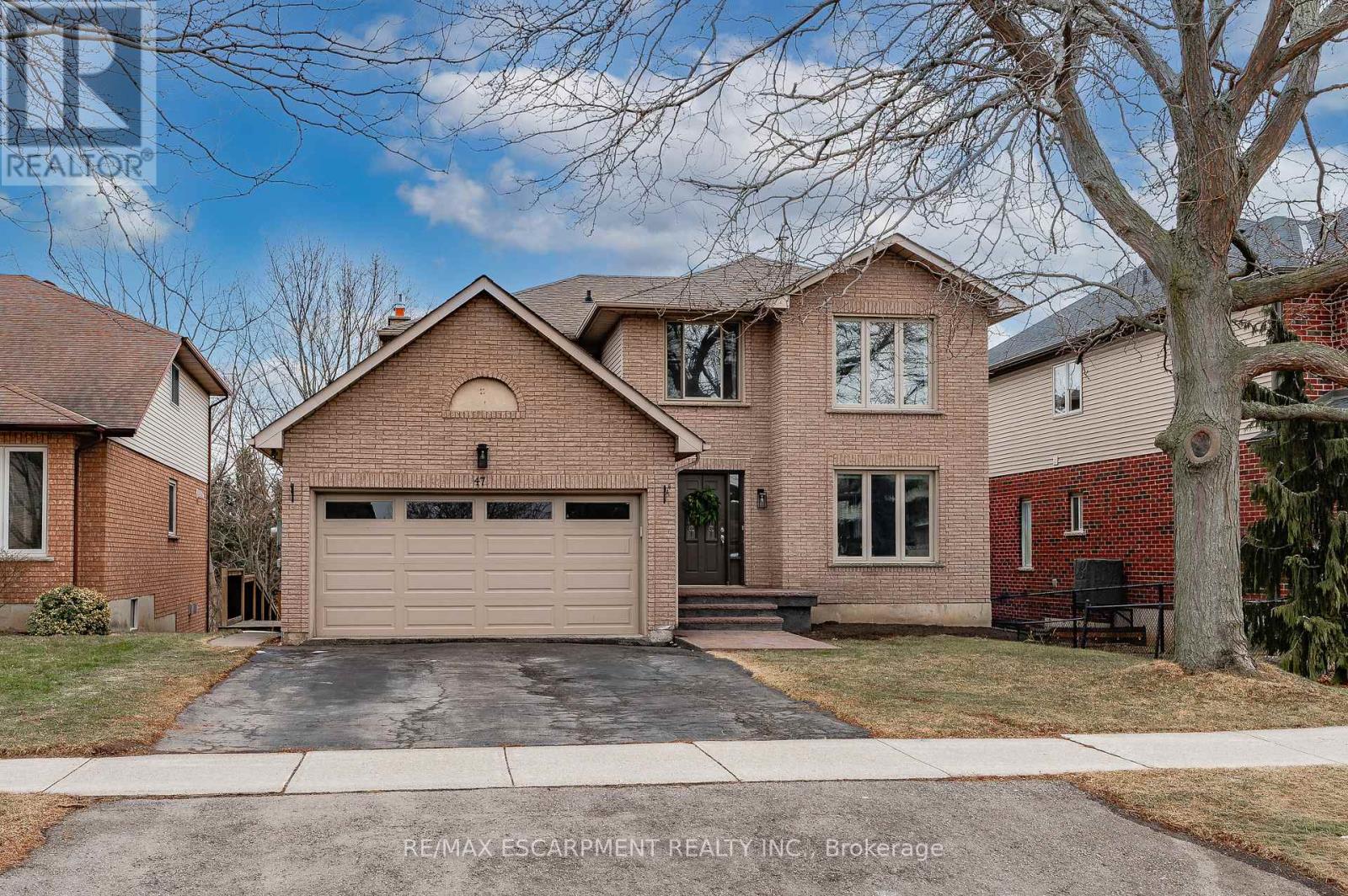 Detached at 47 SUMNER CRESCENT, Grimsby (Grimsby Beach)