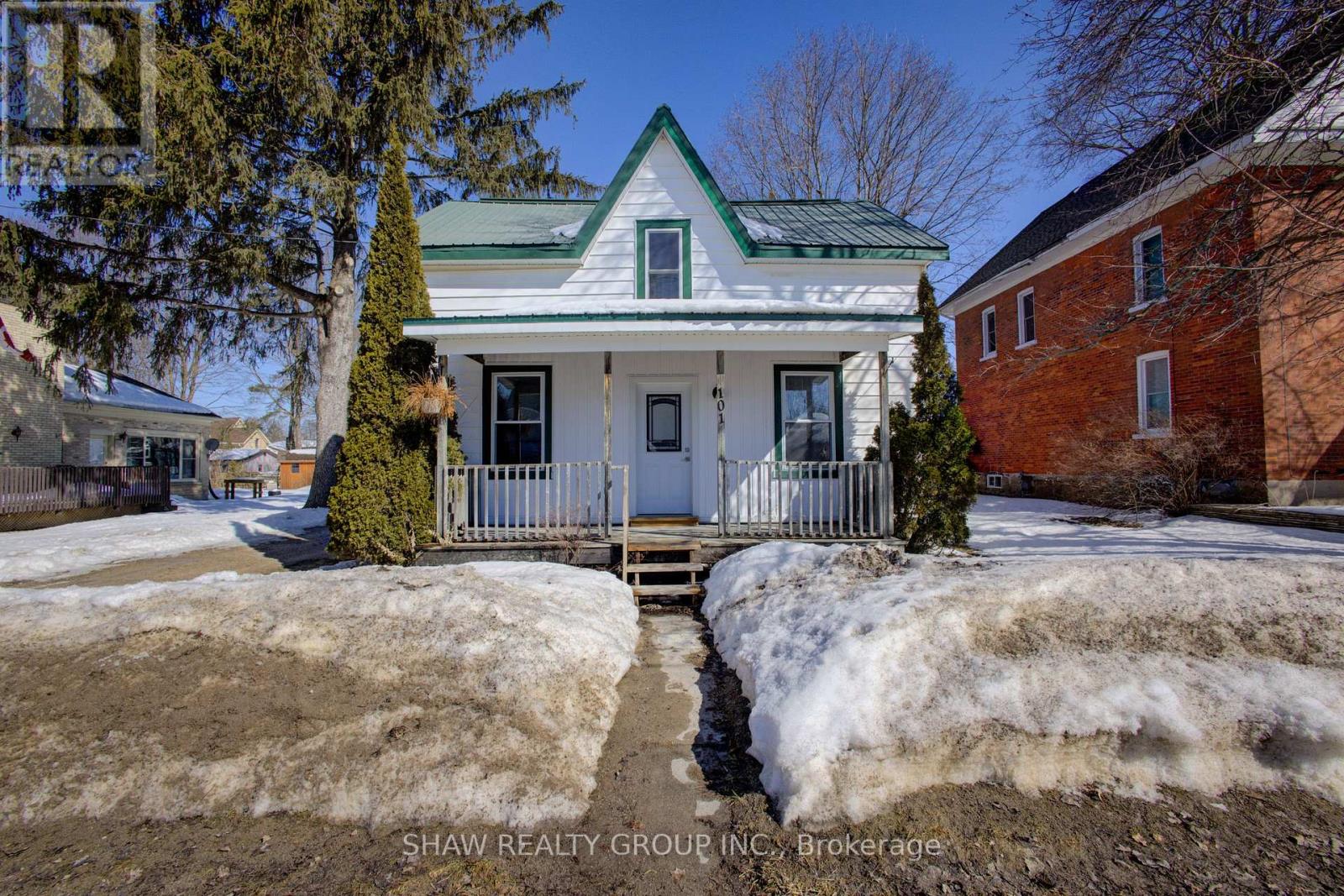 Detached at 101 JOHN STREET, North Huron (Wingham)