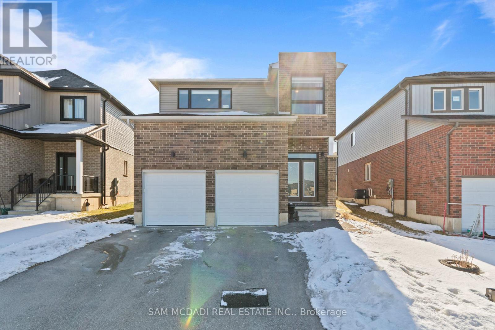 Detached at 2743 ORIOLE DRIVE, London South (South U)