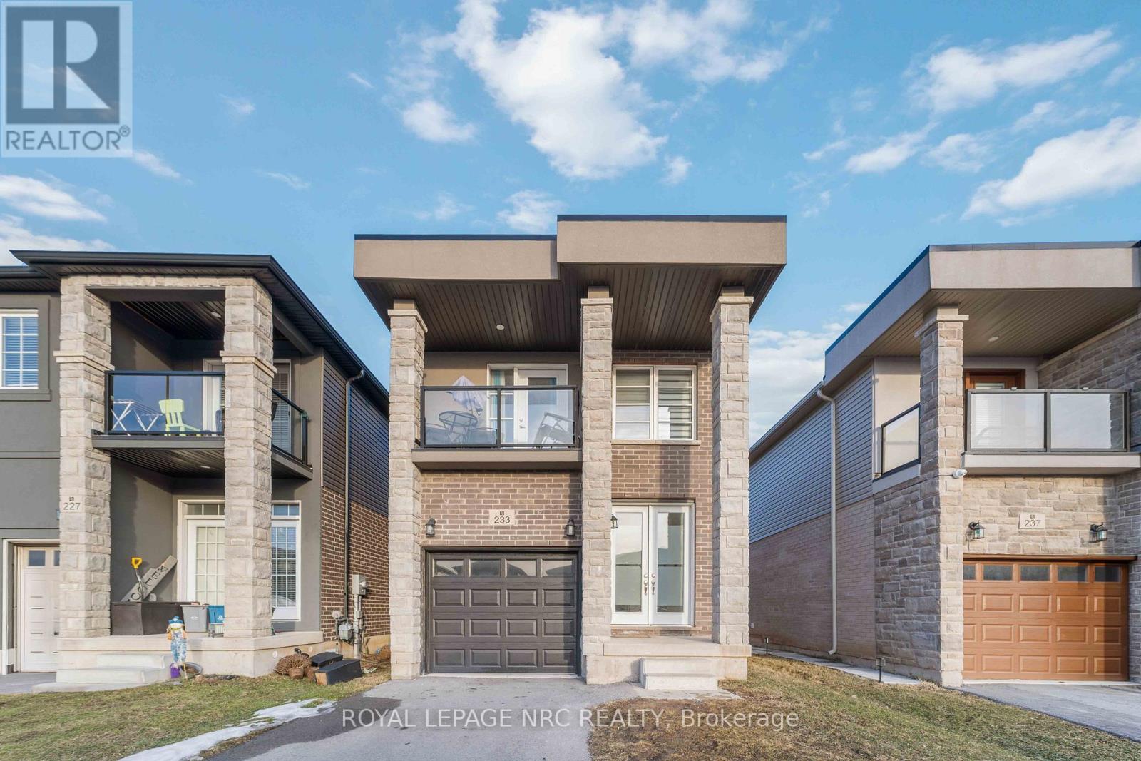 Detached at 233 LOUISE STREET, Welland (Lincoln/Crowland)
