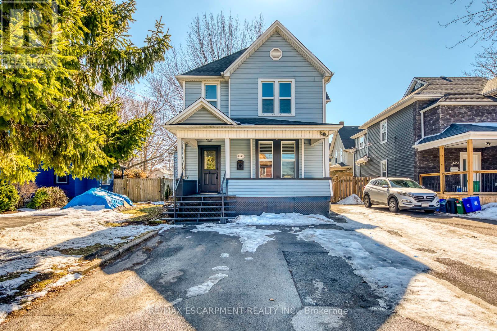 Detached at 4456 ELLIS STREET, Niagara Falls (Downtown)